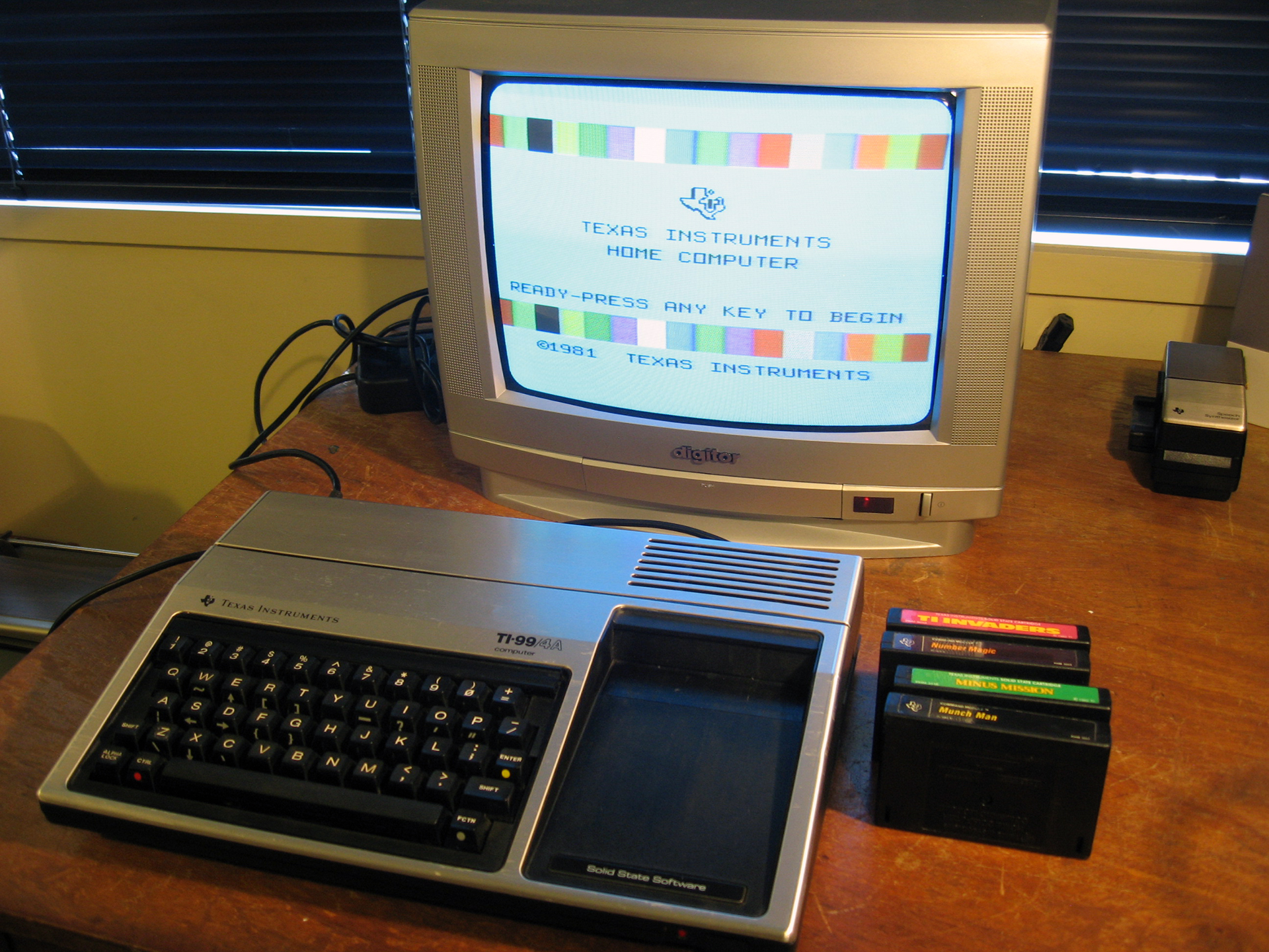 Texas Instruments TI-99/4A Photo